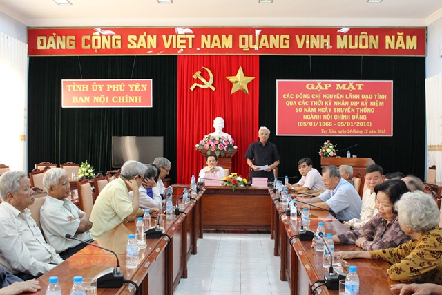 Đồng chí Lương Minh Sơn, Phó Bí thư Thường trực Tỉnh ủy phát biểu tại buổi gặp mặt 