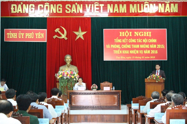 Quang cảnh hội nghị tổng kết công tác nội chính và phòng chống tham những năm 2015; quán triệt Chỉ thị số 50-CT/TW, ngày 07-12-2015 của Bộ Chính trị về tăng cường sự lãnh đạo của Đảng đối với công tác phát hiện, xử lý vụ việc, vụ án tham nhũng