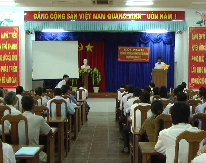 Hội nghị bồi dưỡng kiến thức pháp luật về khiếu nại, tố cáo, tiếp công dân, phòng, chống tham nhũng tại huyện Năm Căn, tỉnh Cà Mau