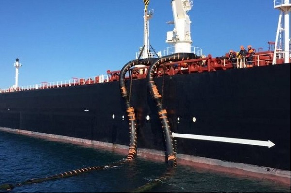 Công ty Monte Toledo đang mua dầu thô của Iran tại cảng San Roque, Tây Ban Nha (Ảnh: Reuters)