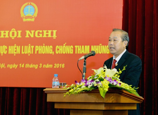 Đồng chí Trương Hòa Bình, Ủy viên Bộ Chính trị, Chánh án Tòa án nhân dân tối cao phát biểu khai mạc Hội nghị