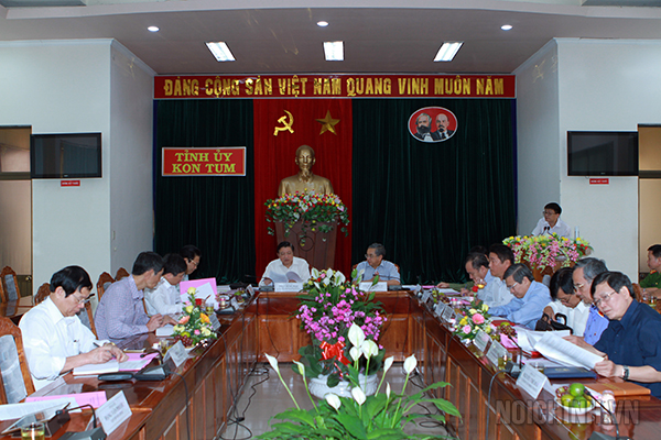 Quang cảnh buổi làm việc