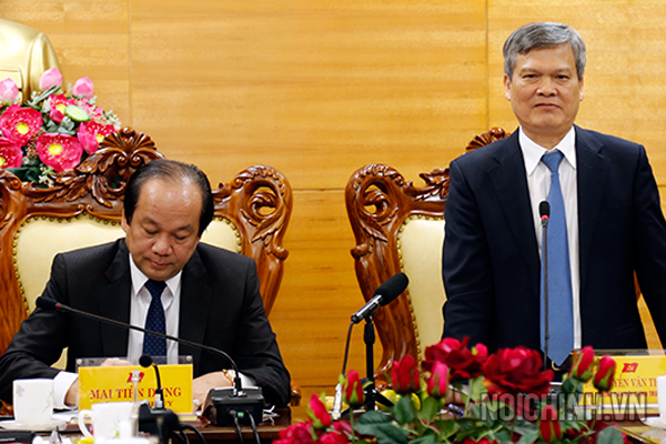 Đồng chí Nguyễn Văn Thông, Phó trưởng Ban Nội chính Trung ương phát biểu tại buổi làm việc