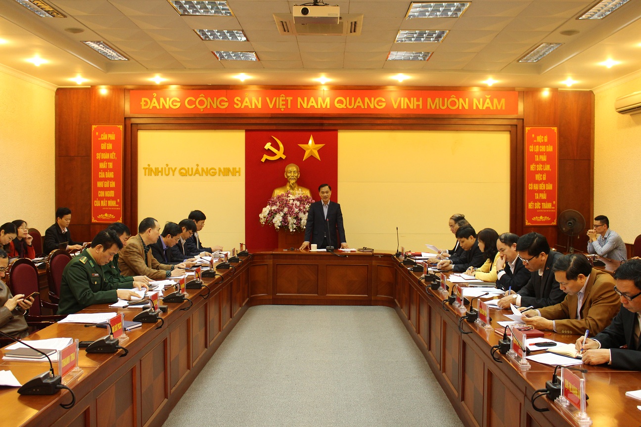 Tỉnh ủy Quảng Ninh vừa tổ chức Hội nghị giao ban các cơ quan khối nội chính quý I và triển khai phương hướng, nhiệm vụ quý II năm 2016. Đồng chí Vũ Hồng Thanh, Ủy viên Trung ương Đảng, Phó Bí thư Tỉnh ủy chủ trì.