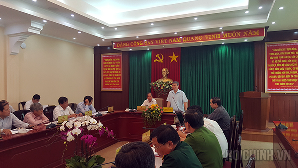 Đồng chí Nguyễn Văn Thông, Phó trưởng Ban Nội chính Trung ương phát biểu tại buổi làm việc