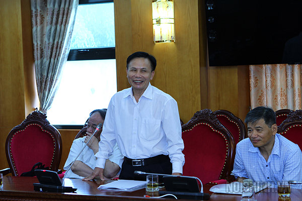 Đồng chí Vũ Ngọc Lân, nguyên Phó Tổng biên tập Tạp chí Dân vận phát biểu tại Hội nghị