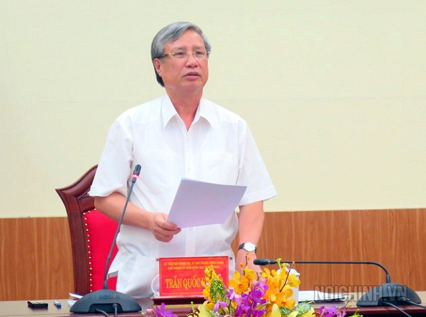 Đồng chí Trần Quốc Vượng, Ủy viên Bộ Chính trị, Bí thư Trung ương Đảng, Chủ nhiệm Ủy ban Kiểm tra Trung ương, Phó trưởng Ban Chỉ đạo Trung ương về phòng, chống tham nhũng, Trưởng Đoàn công tác số 1 phát biểu tại Hội nghị