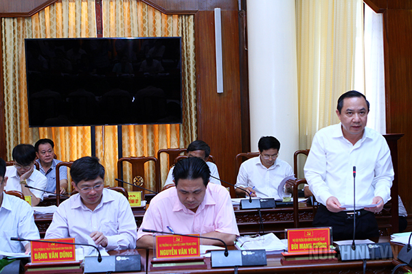 Đồng chí Bùi Mạnh Cường, Phó Viện trưởng Viện kiểm sát nhân dân tối cao, Phó trưởng Đoàn công tác công bố Quyết định của Ban Chỉ đạo Trung ương về phòng, chống tham nhũng về việc thành lập các đoàn công tác kiểm tra, giám sát