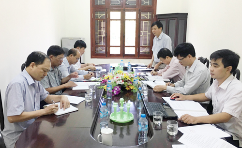 Toàn cảnh buổi làm việc của Đoàn kiểm tra tại Chi bộ Cục Thống kê tỉnh