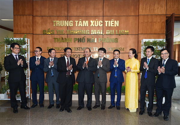 Thủ tướng Chính phủ Nguyễn Xuân Phúc dự Lễ khai trương Trung tâm Xúc tiến Đầu tư, Thương mại, Du lịch Hải Phòng (tháng 9-2016)