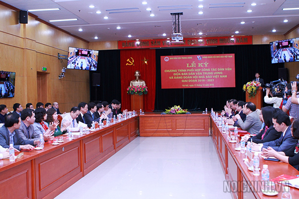 Quang cảnh Lễ ký