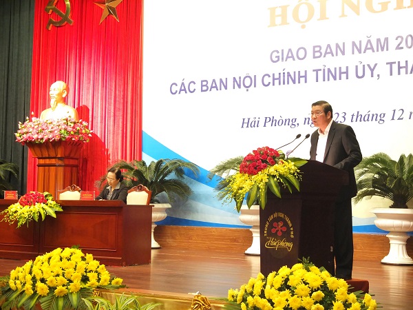 Đồng chí Phan Đình Trạc, Ủy viên Trung ương Đảng, Trưởng Ban Nội chính Trung ương, Phó Trưởng ban Thường trực Ban Chỉ đạo Trung ương về phòng, chống tham nhũng phát biểu tại Hội nghị