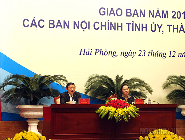 Đồng chí Phan Đình Trạc, Ủy viên Trung ương Đảng, Trưởng Ban Nội chính Trung ương, Phó Trưởng ban Thường trực Ban Chỉ đạo Trung ương về phòng, chống tham nhũng và đồng chí Nguyễn Thị Nghĩa, Phó Bí thư Thường trực, Trưởng Đoàn đại biểu Quốc hội thành phố Hải Phòng chủ trì Hội nghị