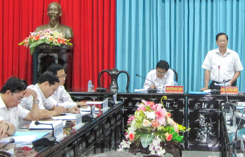 Đồng chí Phan Văn Mãi, Phó Bí thư Thường trực Tỉnh ủy Bến Tre phát biểu tại Hội nghị