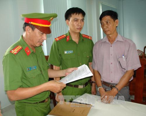 Cơ quan Công an đọc lệnh bắt tạm giam bị can Trần Thanh Phục  