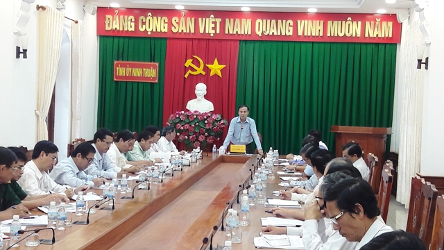 Đồng chí Nguyễn Bắc Việt, Phó Bí thư Thường trực Tỉnh ủy phát biểu chỉ đạo hội nghị