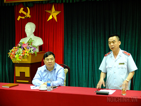 Đồng chí Nguyễn Hồng Điệp, Trưởng ban Tiếp công dân Trung ương phát biểu tại buổi làm việc