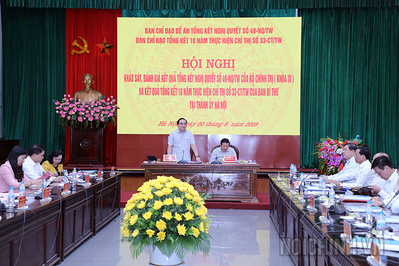 Đồng chí Hoàng Trung Hải, Ủy viên Bộ Chính trị, Bí thư Thành ủy Hà Nội phát biểu tại buổi làm việc