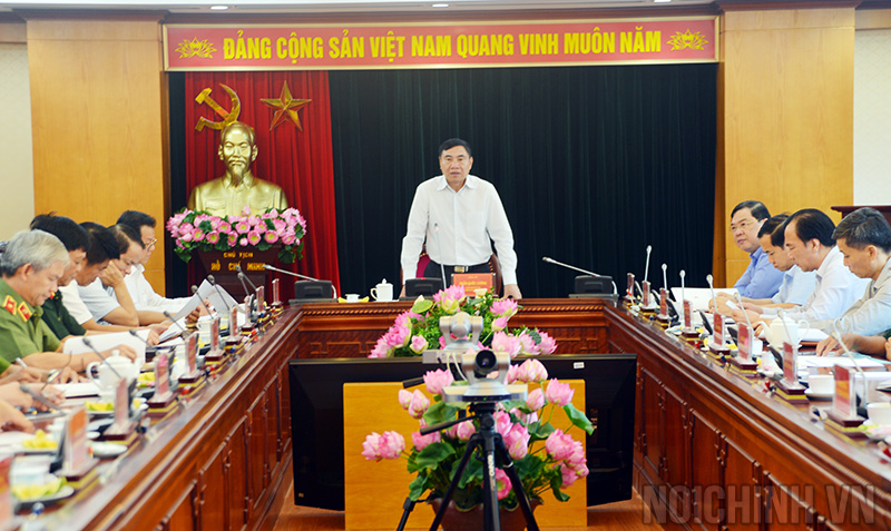 Đồng chí Trần Quốc Cường, Ủy viên Trung ương Đảng, Phó trưởng Ban Nội chính Trung ương chủ trì Hội nghị