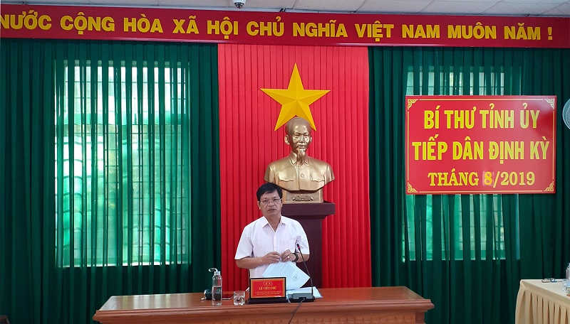 Đồng chí Lê Viết Chữ, Ủy viên Trung ương Đảng, Bí thư Tỉnh ủy, Trưởng đoàn Đại biểu Quốc hội tỉnh Quảng Ngãi phát biểu tại buổi tiếp dân tháng 8-2019