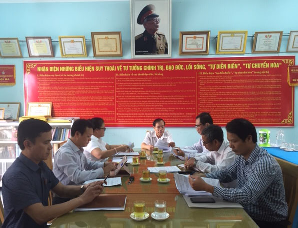 Trưởng Ban Nội chính Tỉnh ủy Thừa Thiên - Huế Hồ Văn Hải làm việc với Thường trực Huyện ủy A Lưới về công tác tiếp dân, giải quyết đơn thư của công dân
