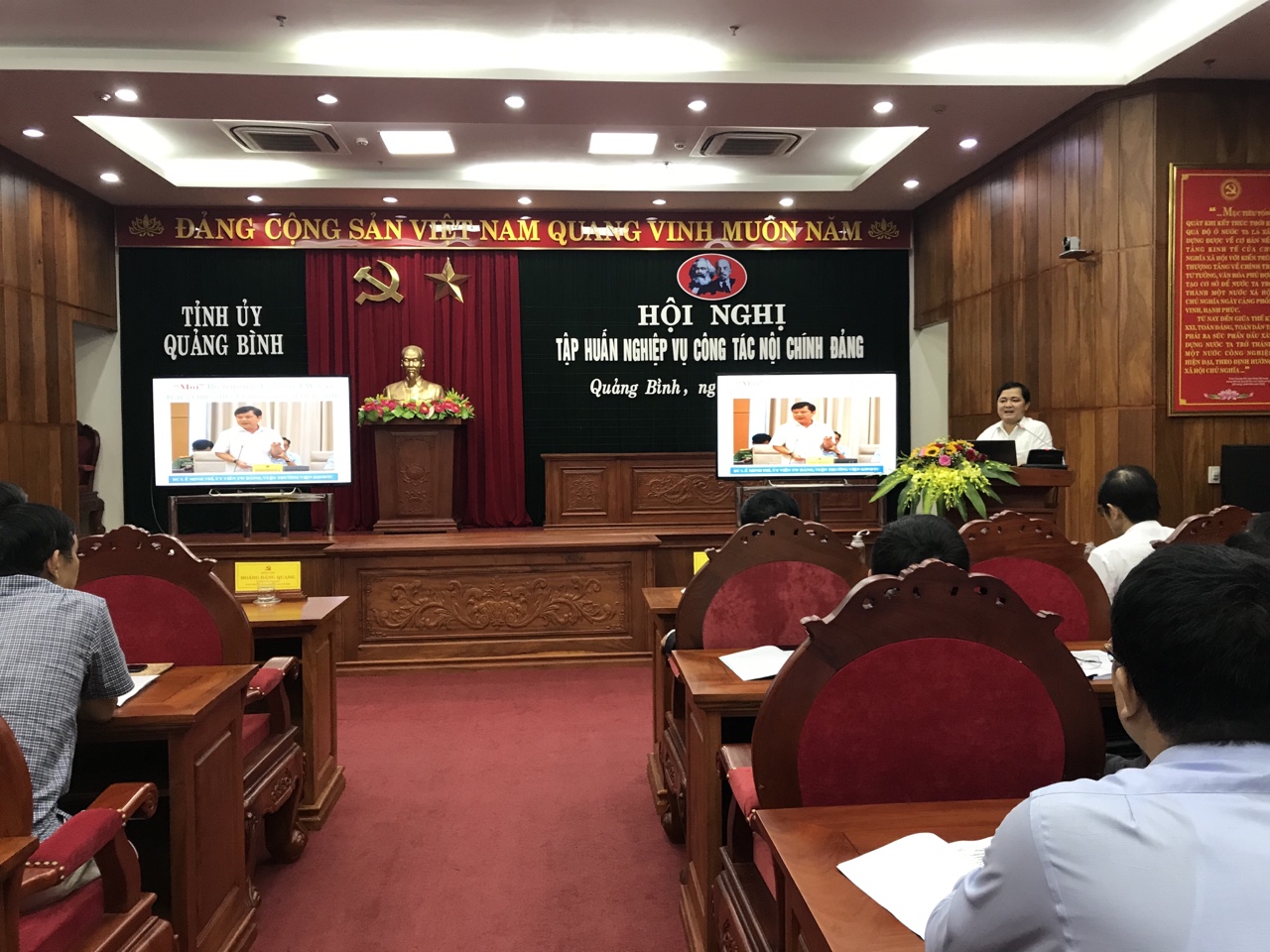 Đồng chí Nguyễn Xuân Trường, Vụ trưởng Vụ Địa phương, Ban Nội chính Trung ương truyền đạt Chuyên đề “Tổng quan về công tác nội chính Đảng”