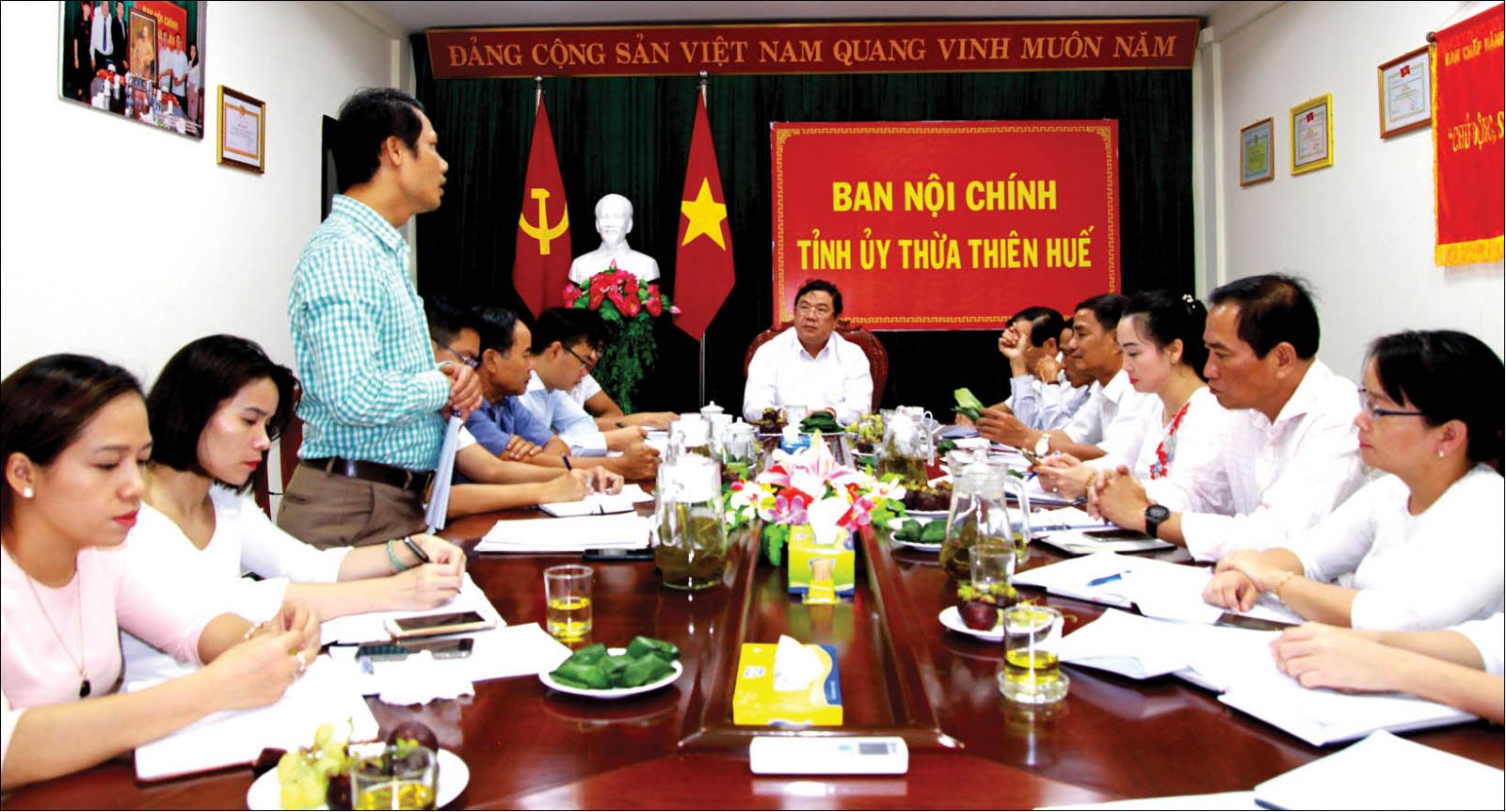 Đồng chí Phạm Gia Túc, Phó trưởng Ban Nội chính Trung ương làm việc với ban Nội chính Tỉnh ủy Thừa Thiên Huế 