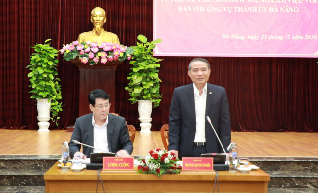 Đồng chí Trương Quang Nghĩa, Ủy viên Trung ương Đảng, Bí thư Thành ủy Đà Nẵng phát biểu tại Hội nghị