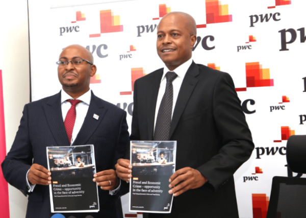 Ông Peter Ngahu (trái ảnh) - thành viên PwC công bố Báo cáo khảo sát về tội phạm và gian lận kinh tế toàn cầu năm 2020 của PwC Kenya