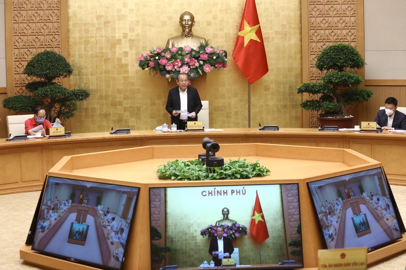 Đồng chí Trương Hòa Bình, Ủy viên Bộ Chính trị, Phó Thủ tướng Thường trực Chính phủ chủ trì Phiên họp