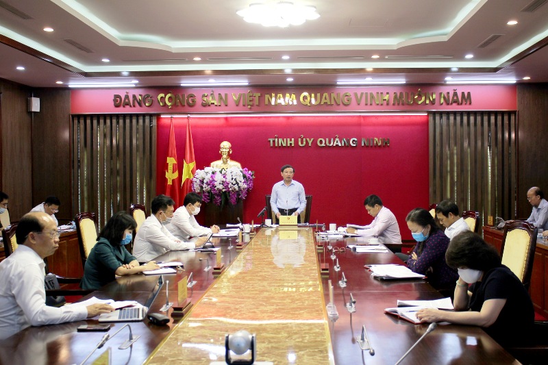Một cuộc họp của Thường trực Tỉnh ủy Quảng Ninh