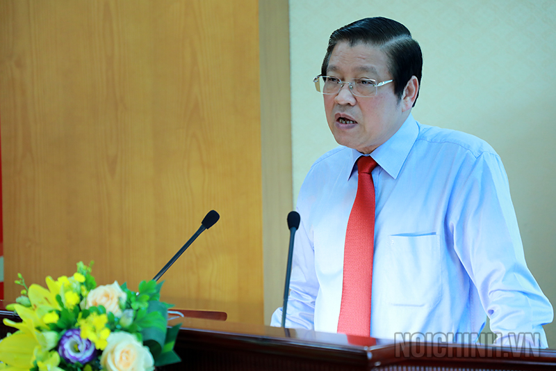 Đồng chí Phan Đình Trạc, Bí thư Trung ương Đảng, Trưởng Ban Nội chính Trung ương phát biểu tại Đại hội