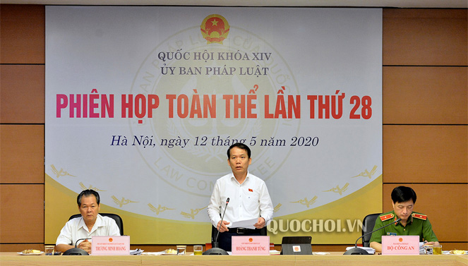Đồng chí Hoàng Thanh Tùng ,Chủ nhiệm Ủy ban Pháp luật chủ trì Phiên họp