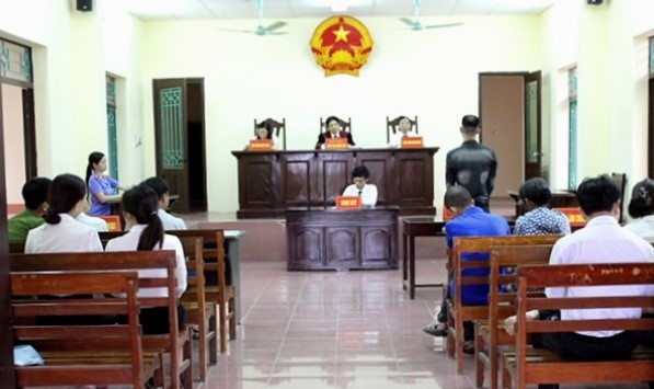 Tòa án nhân dân huyện Mỹ Lộc phối hợp với Viện kiểm sát nhân dân huyện Mỹ Lộc, tỉnh Nam Định tổ chức phiên tòa rút kinh nghiệm theo tinh thần cải cách tư pháp, xét xử sơ thẩm vụ án “Trộm cắp tài sản”