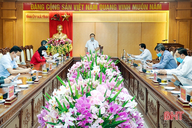 Một cuộc họp của Ban Thường vụ Tỉnh ủy Hà Tĩnh