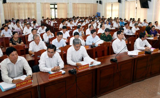 Các đại biểu tham dự Hội nghị Tỉnh ủy Bến Tre