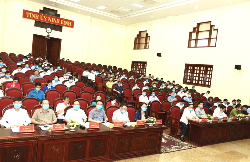 Các đại biểu dự Hội nghị Tổng kết công tác kiểm tra, giám sát và thi hành kỷ luật của Đảng bộ tỉnh, nhiệm kỳ 2015-2020 tỉnh Ninh Bình
