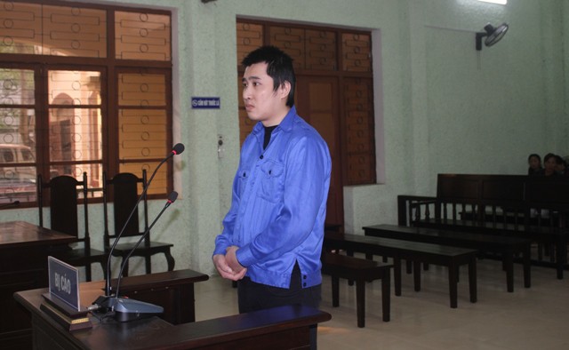 Tòa án nhân dân tỉnh Cao Bằng tuyên phạt bị cáo Đồng Huy Hoàng, lĩnh án tù chung thân về tội tham ô tài sản (tháng 11/2019)