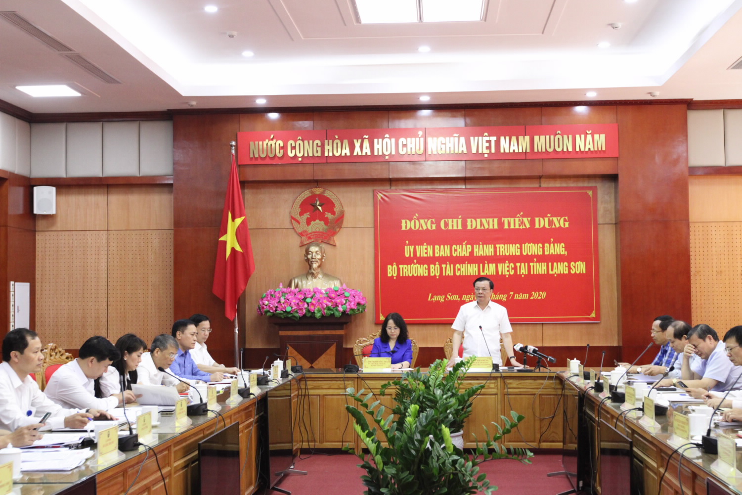 Bộ trưởng Bộ Tài chính Đinh Tiến Dũng kiểm tra công tác giải ngân vốn đầu tư công tại tỉnh Lạng Sơn
