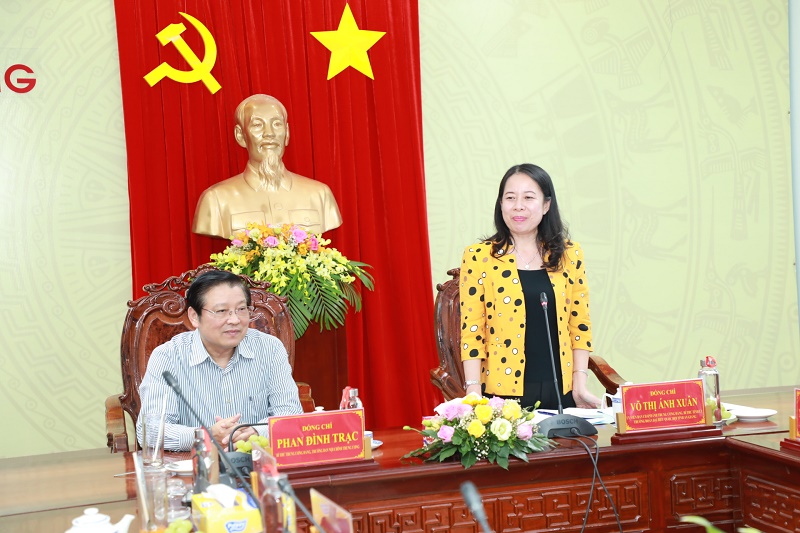 Đồng chí Võ Thị Ánh Xuân, Ủy viên Trung ương Đảng, Bí thư tỉnh ủy phát biểu tại buổi làm việc