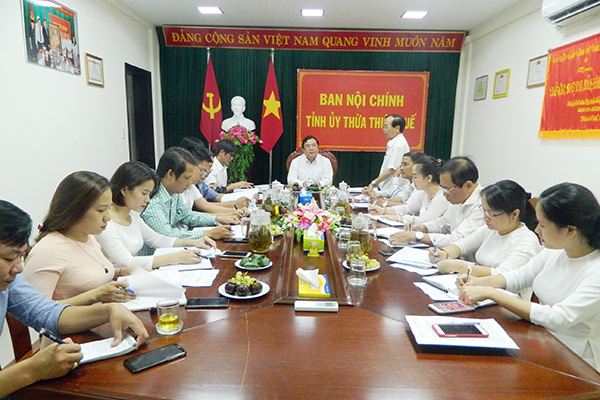 Đồng chí Phạm Gia Túc, Phó trưởng Ban Nội chính Trung ương làm việc với Ban Nội chính Tỉnh ủy Thừa Thiên Huế