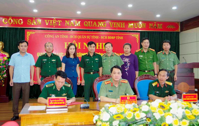 Công an, Quân sự và Biên phòng tỉnh Lai Châu tổ chức Hội nghị giao ban và ký quy chế phối hợp nhiệm vụ bảo vệ an ninh quốc gia, bảo đảm trật tự, an toàn xã hội, đấu tranh phòng, chống tội phạm và nhiệm vụ quốc phòng (tháng 10/2020)