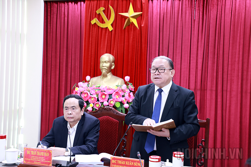 Đồng chí Thào Xuân Sùng, Ủy viên Trung ương Đảng, Bí thư Đảng đoàn, Chủ tịch Ban Chấp hành Trung ương Hội Nông dân Việt Nam phát biểu tại buổi làm việc