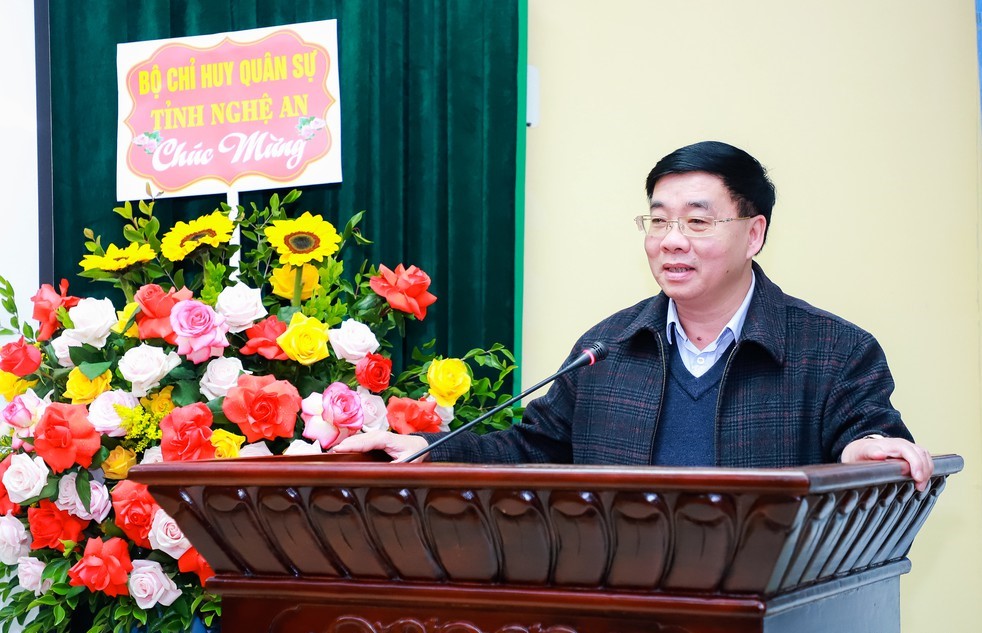 Đồng chí Nguyễn Văn Thông - Phó Bí thư Thường trực Tỉnh ủy phát biểu tại buổi tọa đàm 