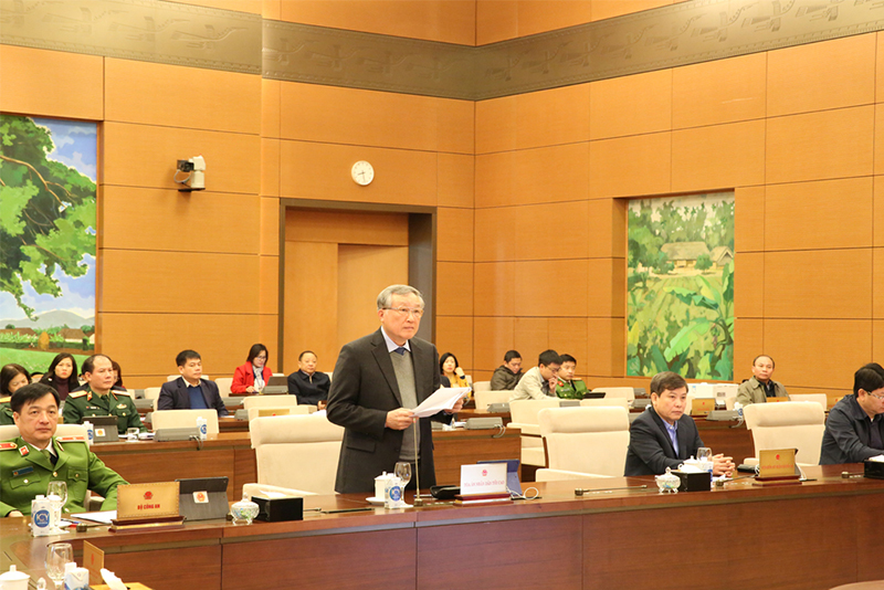 Đồng chí Nguyễn Hòa Bình, Bí thư Trung ương Đảng, Chánh án Tòa án nhân dân tối cao báo cáo kết quả công tác Tòa án nhiệm kỳ 2016-2021 tại phiên họp của Ủy ban Thường vụ Quốc hội