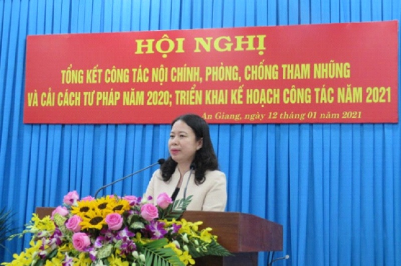 Đồng chí Võ Thị Ánh Xuân, Ủy viên Ban Chấp hành Trung ương Đảng, Bí thư Tỉnh ủy phát biểu chỉ đạo Hội nghị