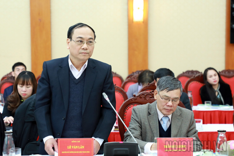 Đồng chí Lê Văn Lân, nguyên Phó Trưởng Ban Nội chính Trung ương tham luận tại Hội thảo