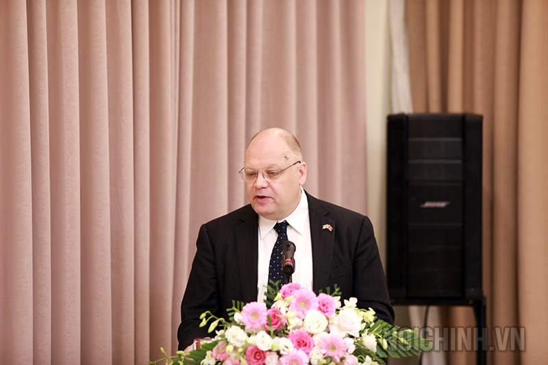 Ông Stephen Taylor, Trưởng phòng chính trị, Đại sứ quán Anh tại Hà Nội 