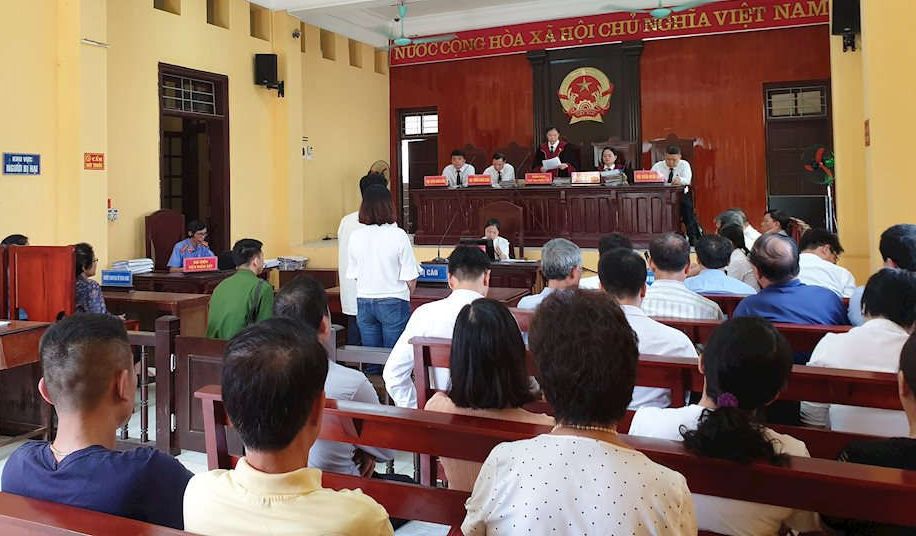 TAND tỉnh Lạng Sơn xét xử sơ thẩm đối với bị cáo Nguyễn Tuấn Anh, nguyên Giám đốc Công ty Cổ phần Vận tải ô tô số 2 và Hoàng Thu Hường, nguyên Kế toán trưởng Công ty về tội “Tham ô tài sản” (tháng 7/2020)