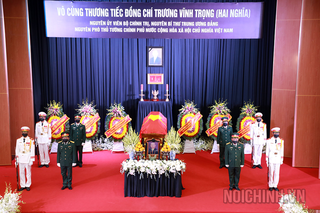 Linh cữu đồng chí Trương Vĩnh Trọng được quàn tại Hội trường lớn UBND tỉnh Bến Tre